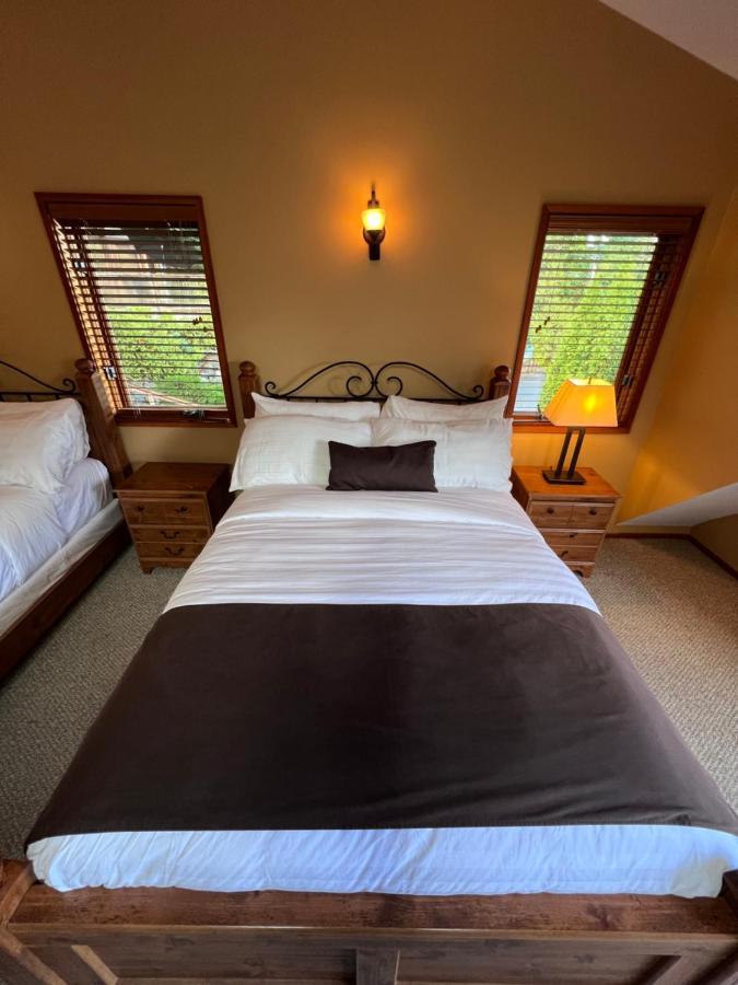 Sunshine Coast Resort Madeira Park Ngoại thất bức ảnh