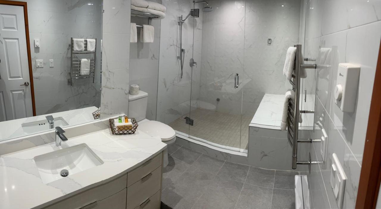 Sunshine Coast Resort Madeira Park Ngoại thất bức ảnh